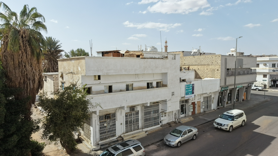 عمارة سكنية تجارية صك رقم 360625004709