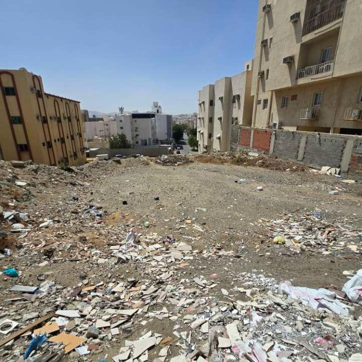 قطعة أرض سكنية بحي الشوقية بصك 681838000128