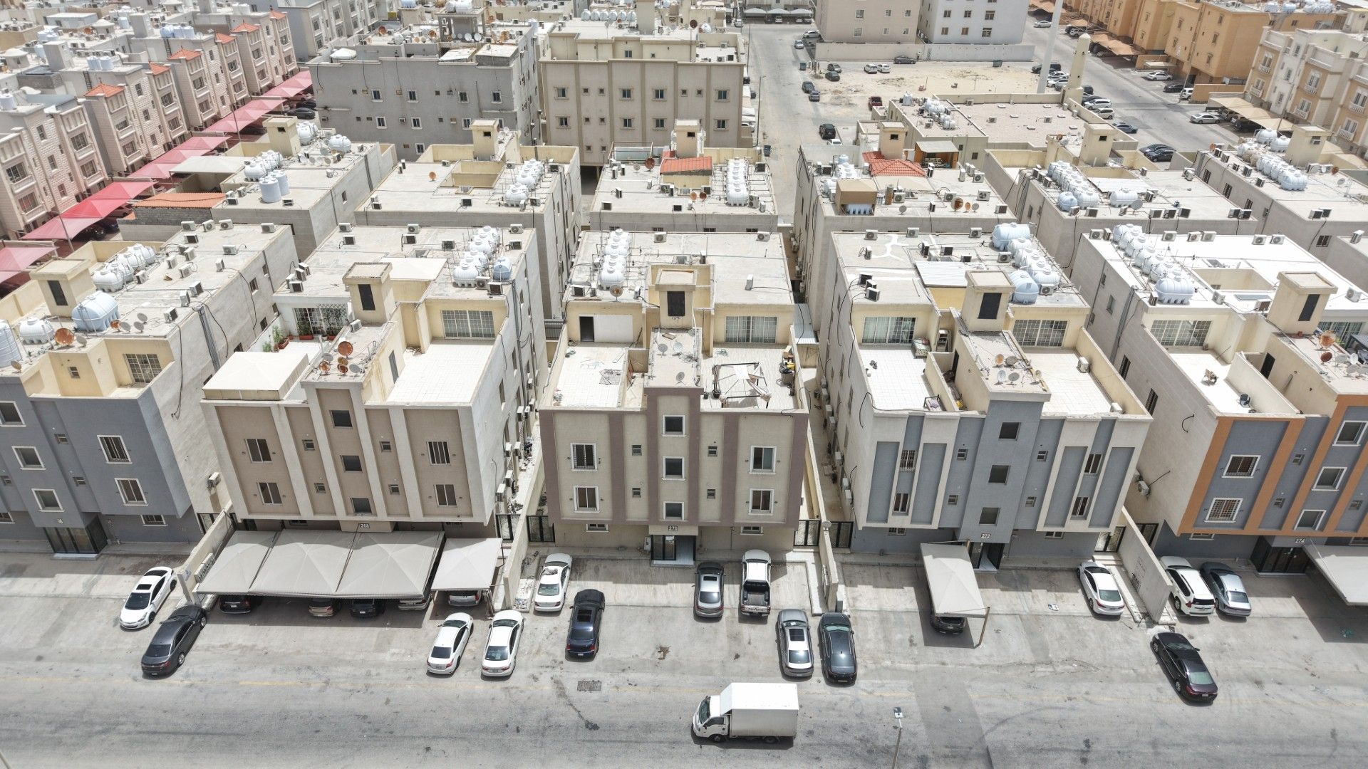 شقة سكنية مساحة 252.98م2 , حي الشعلة -الدمام , رقم الصك : 794736002555