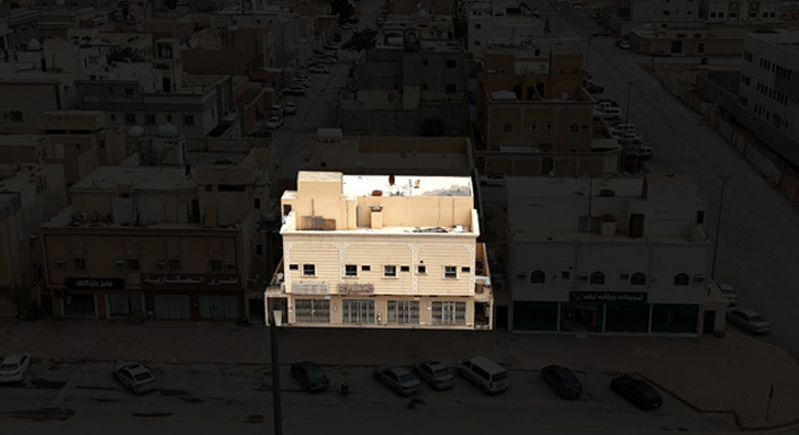 عمارة سكنية تجارية بصك رقم 2812792075600000