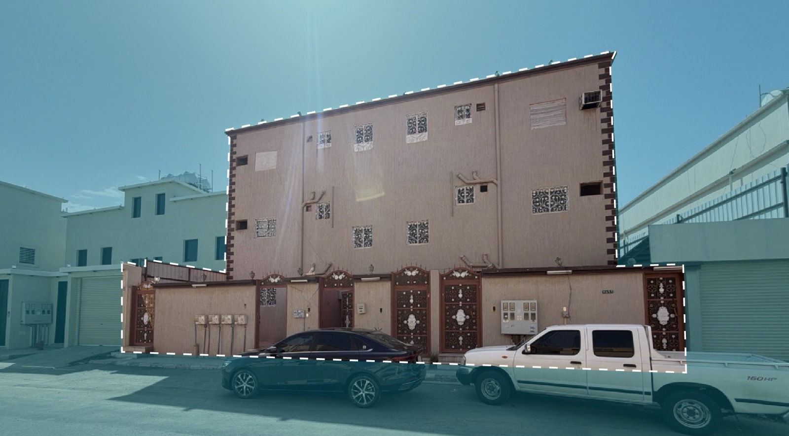 عمارة سكنية في مخطط حي الفهد بمساحة 672م قطعة رقم 666 صك رقم 971505003474