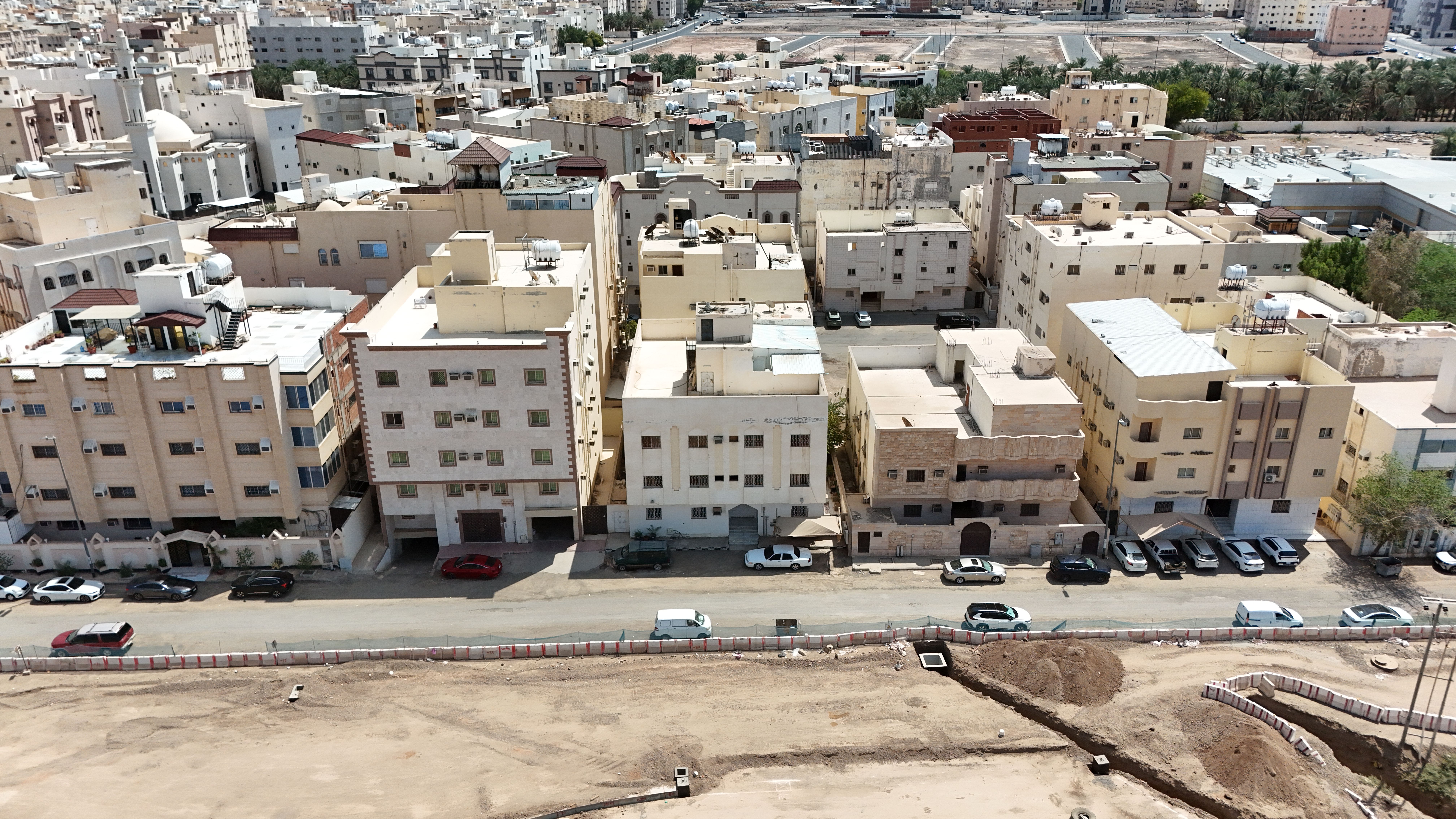 عمارة سكنية حي شمال طريق المطار - 440119013180