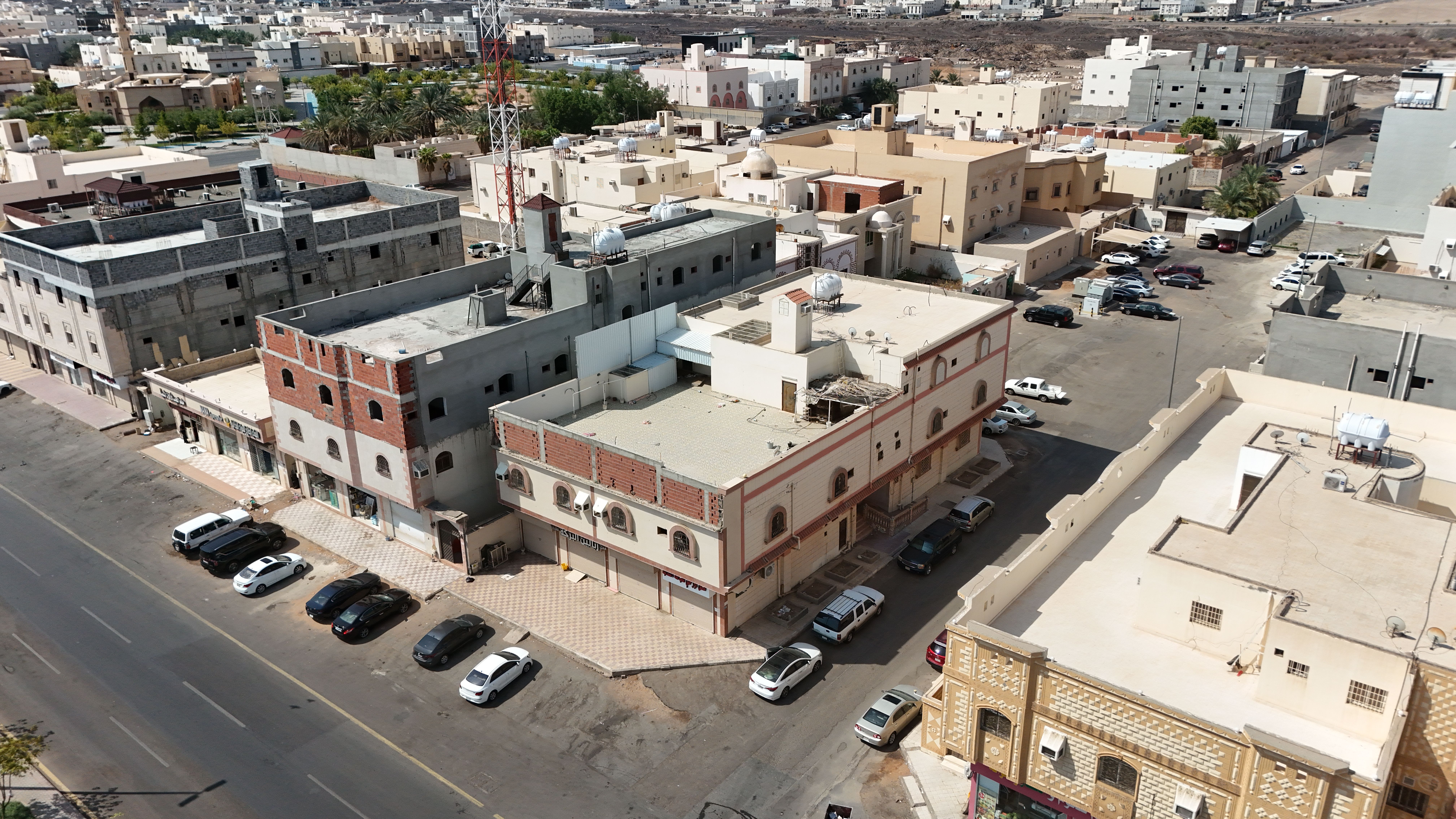عمارة سكنية تجارية حي شوران / ط - 340109003825