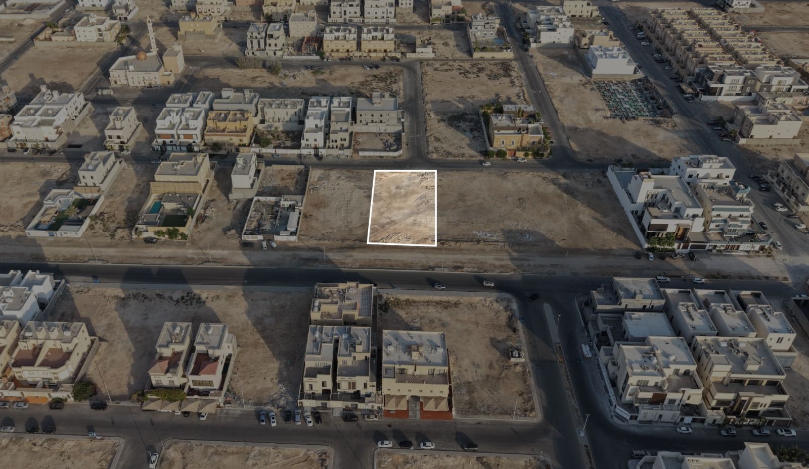 أرض سكنية في حي الامواج بمساحة اجمالية 1440م قطعة رقم 869 - 870 صك رقم 360624009585