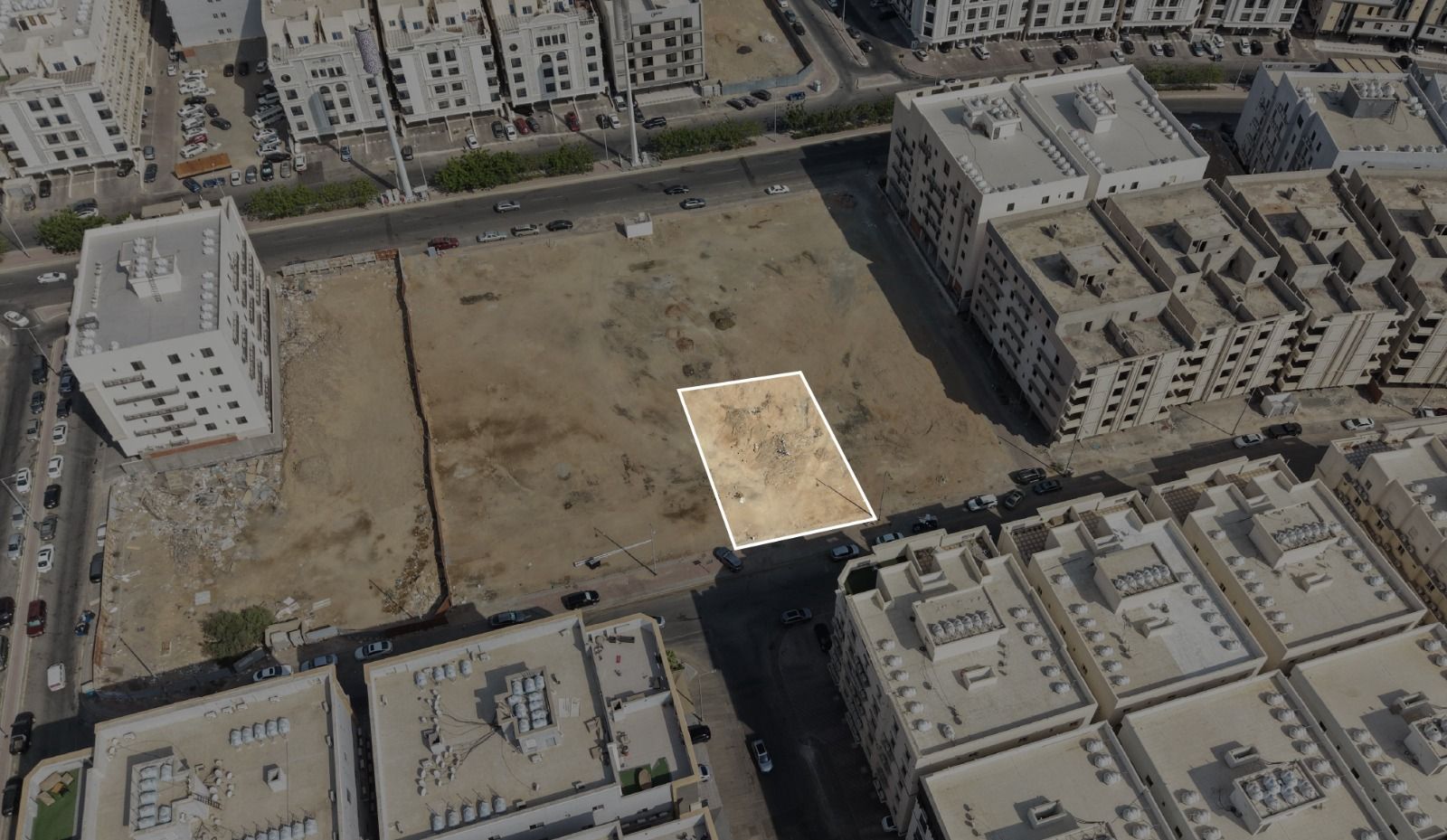 أرض سكنية في حي الواحة بمساحة 814م قطعة رقم 415 صك رقم 425517001995