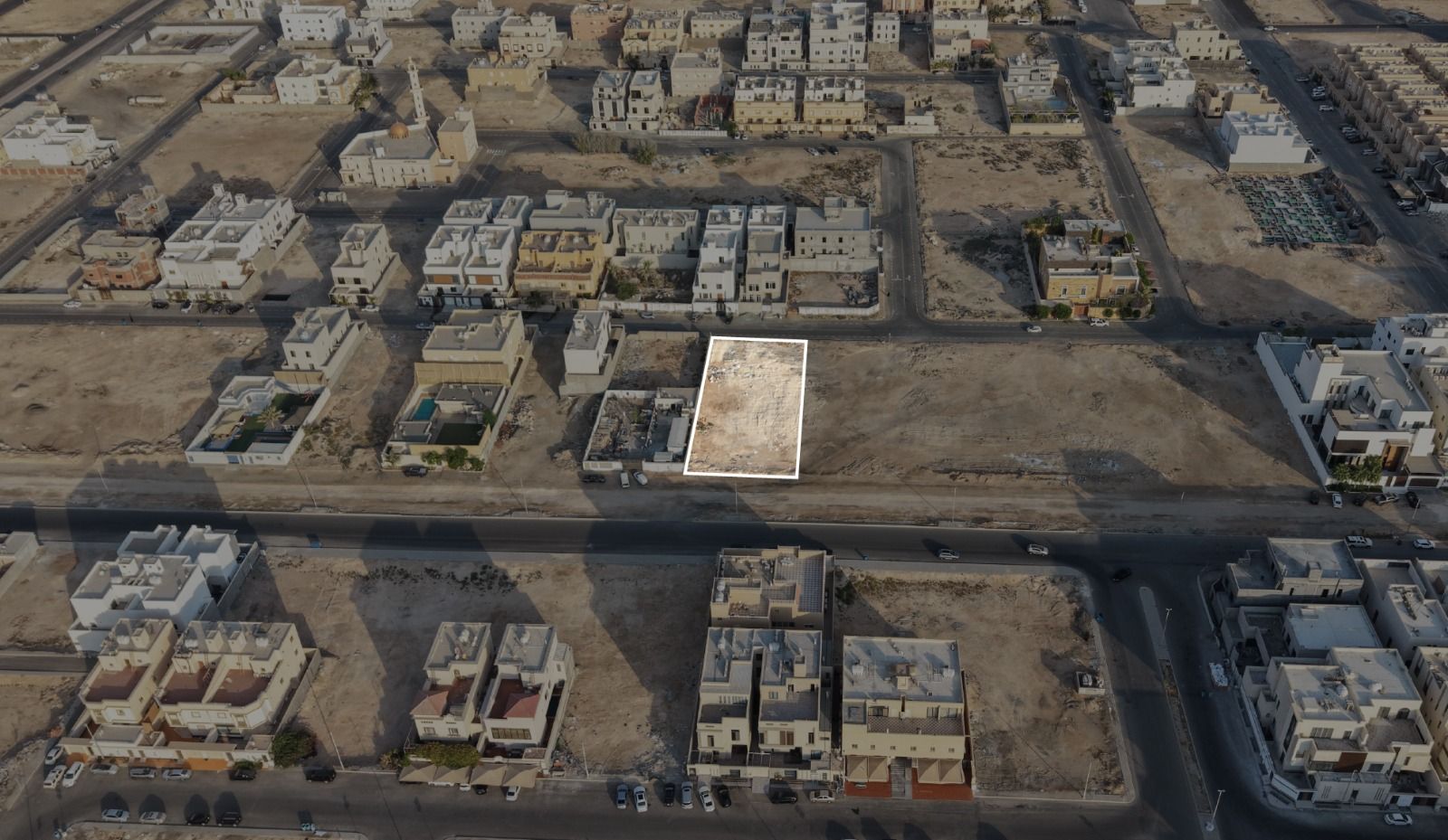 أرض سكنية في حي الامواج بمساحة اجمالية 1440م قطعة رقم 868 - 867 صك رقم 460601017942