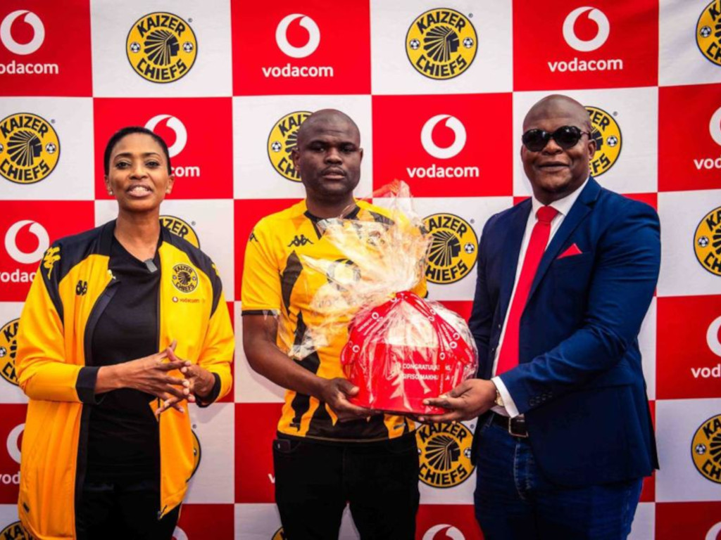Vodacom Soccer | News | Vodacom and KC Mobile put a lucky fan in the ...
