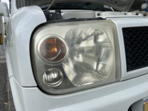 ヘッドライト黄ばみ中傷