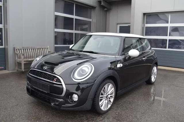MINI Cooper S Automatic Leather Led Navi Pano Perfect!