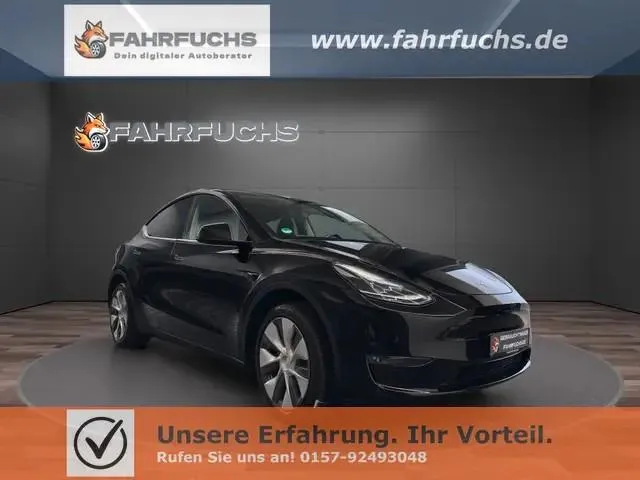 Tesla Model Y Long Range Awd