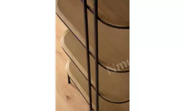 Lola Siyah, Ceviz Kitaplık