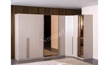 Eva Giyinme Dolabı