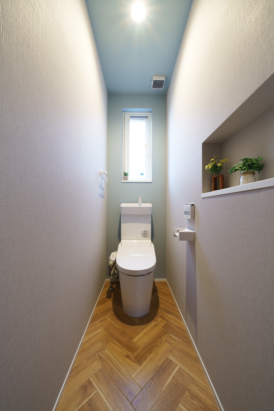 ゆとりの家事ラク動線の家のトイレ写真
