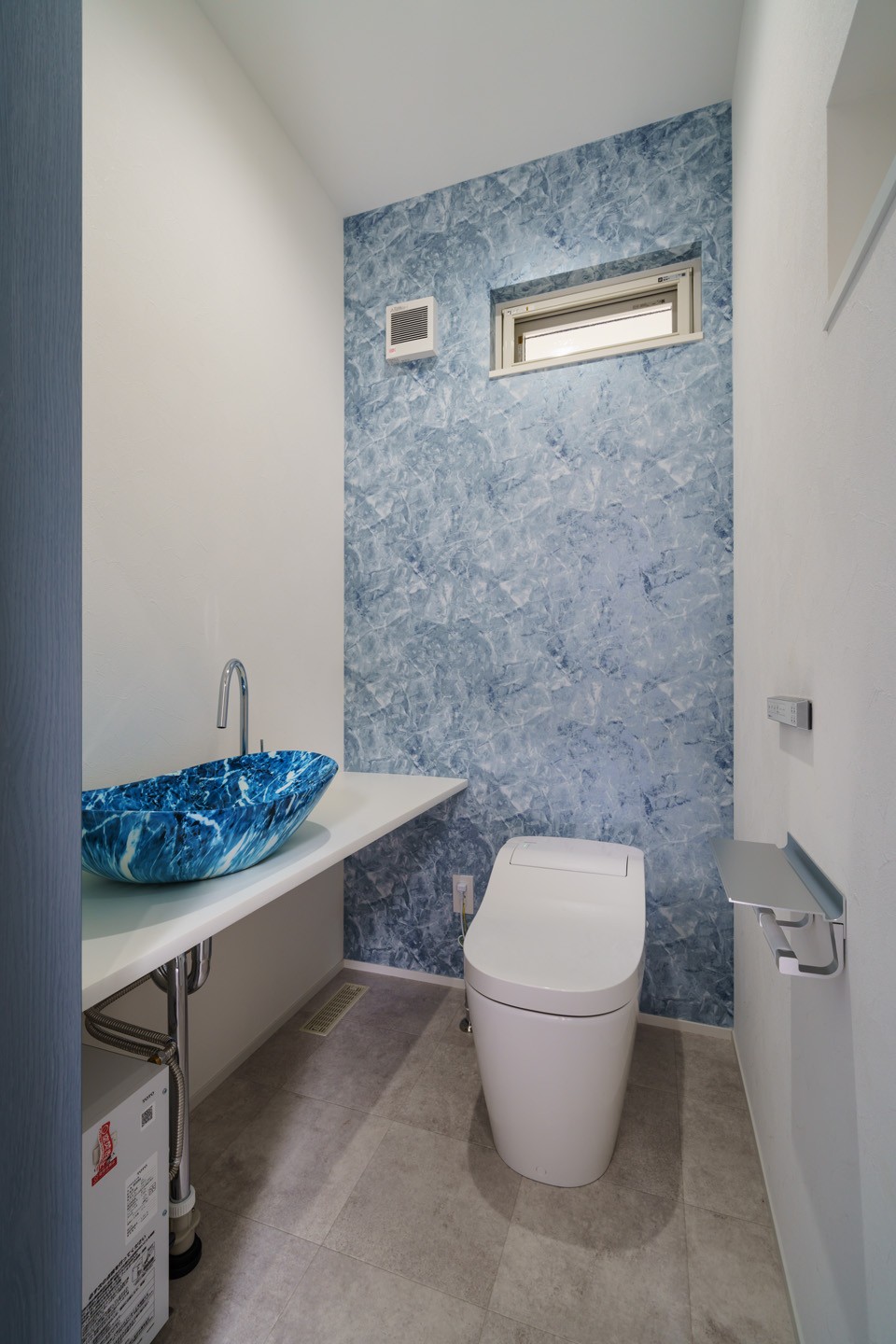 伸びやかに暮らす、平屋+αスタイルの家のトイレ写真
