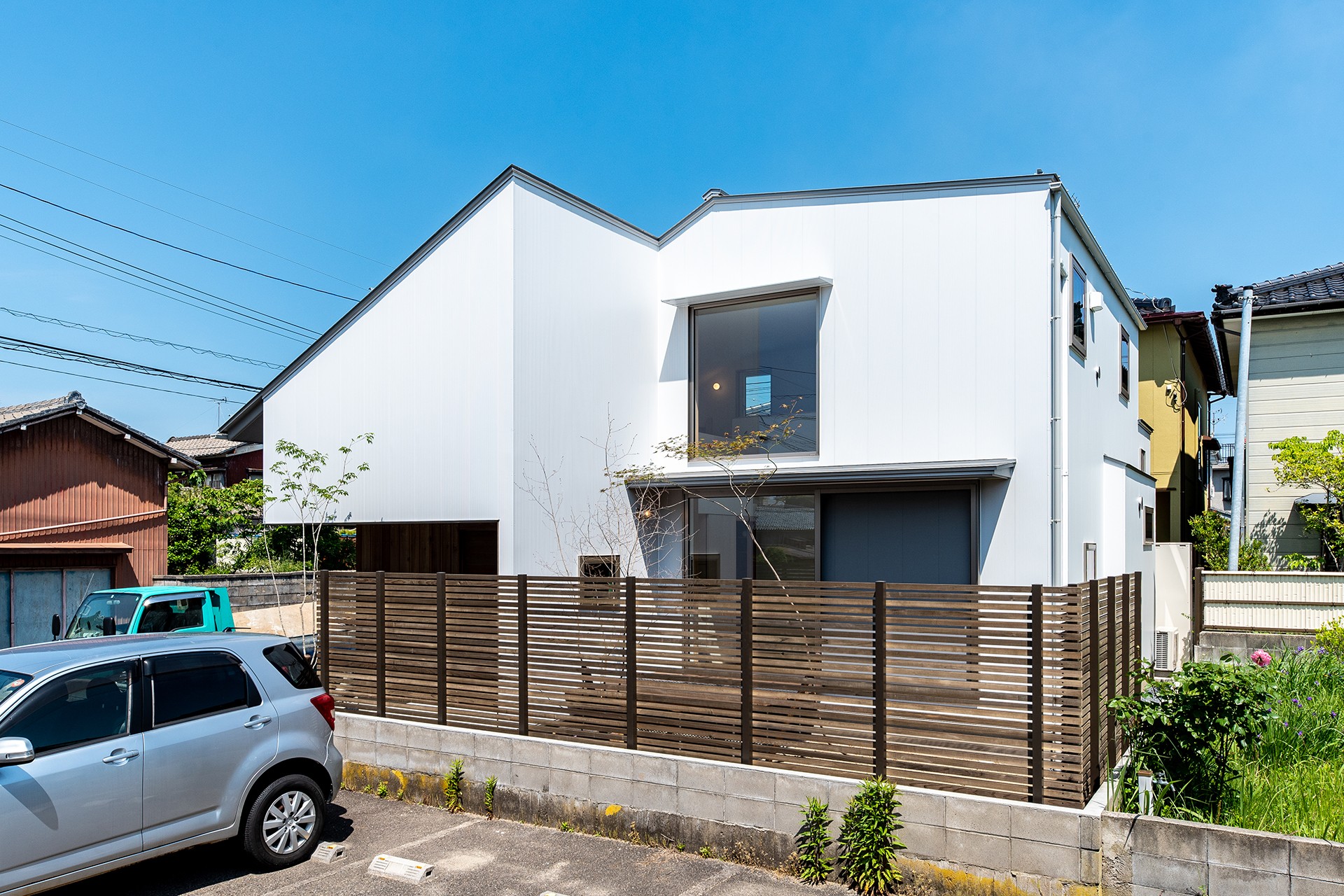 スキップフロアとふたつの吹き抜けのある住まい【中山の家】