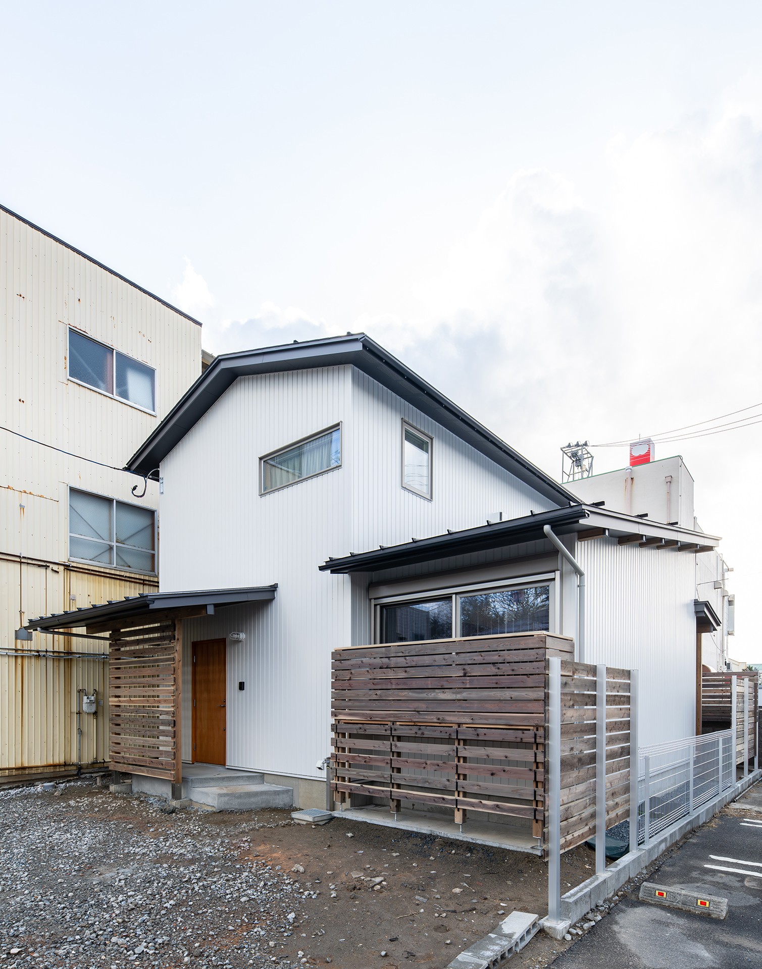 家と音楽と暮らし【学校町通の家】