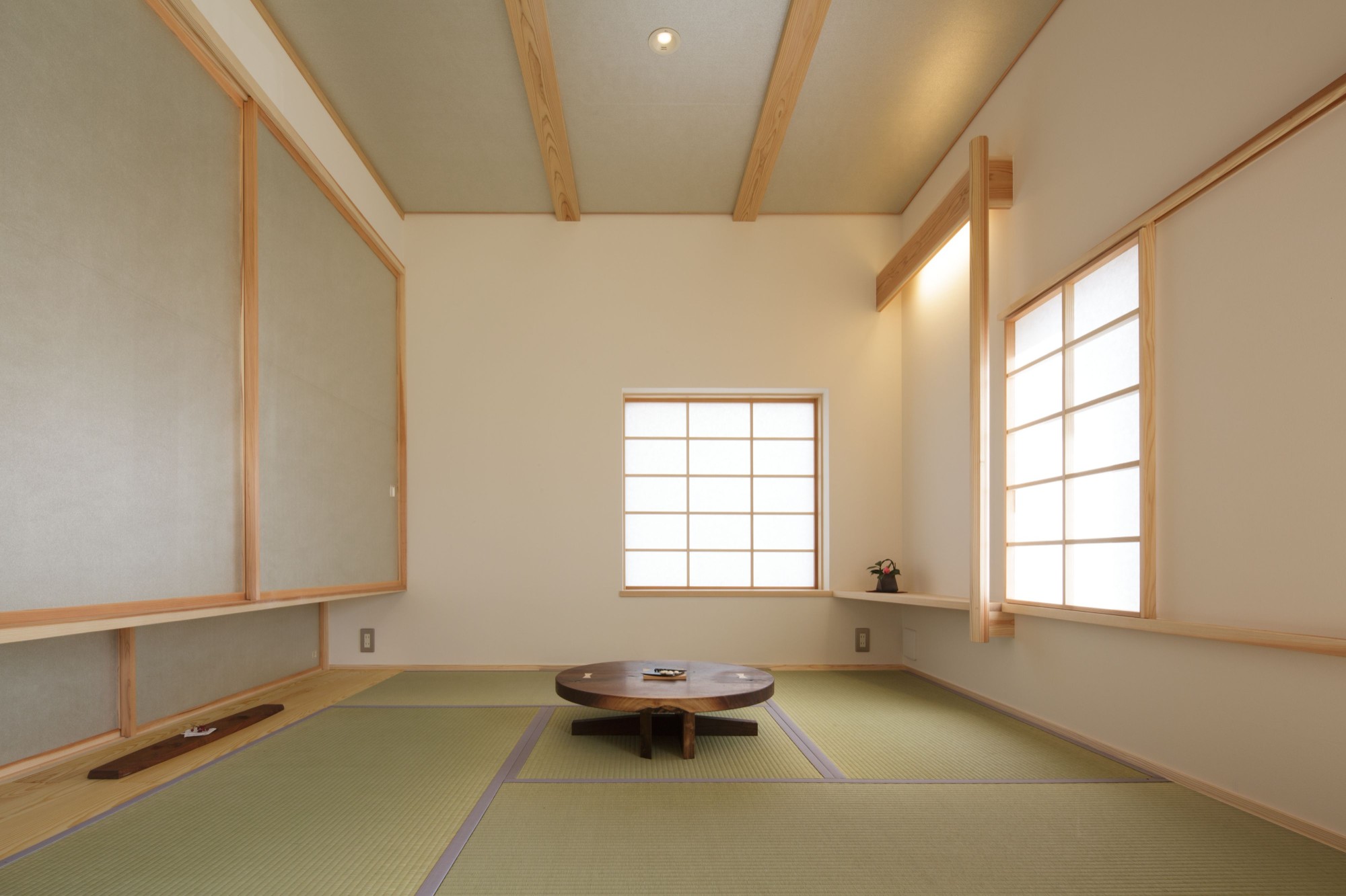 シンプル・ナチュラル・自然素材・和風・和モダンな居室の実例写真