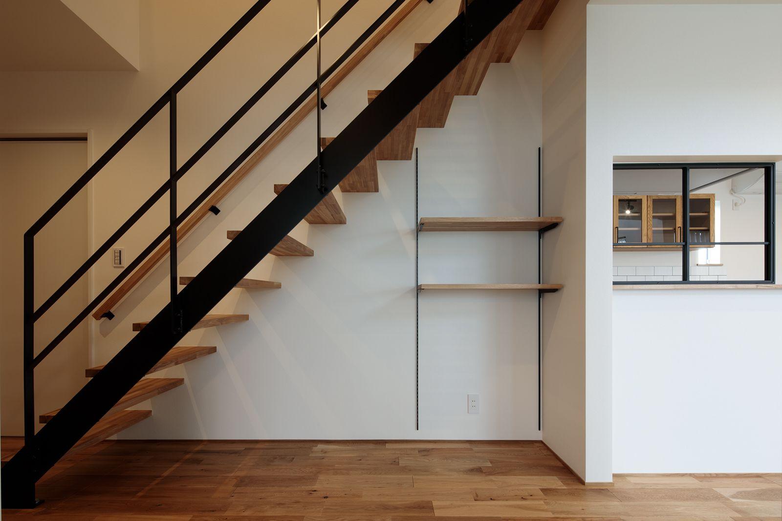 シンプル・ナチュラル・インダストリアル・ブルックリンスタイルな階段の実例写真