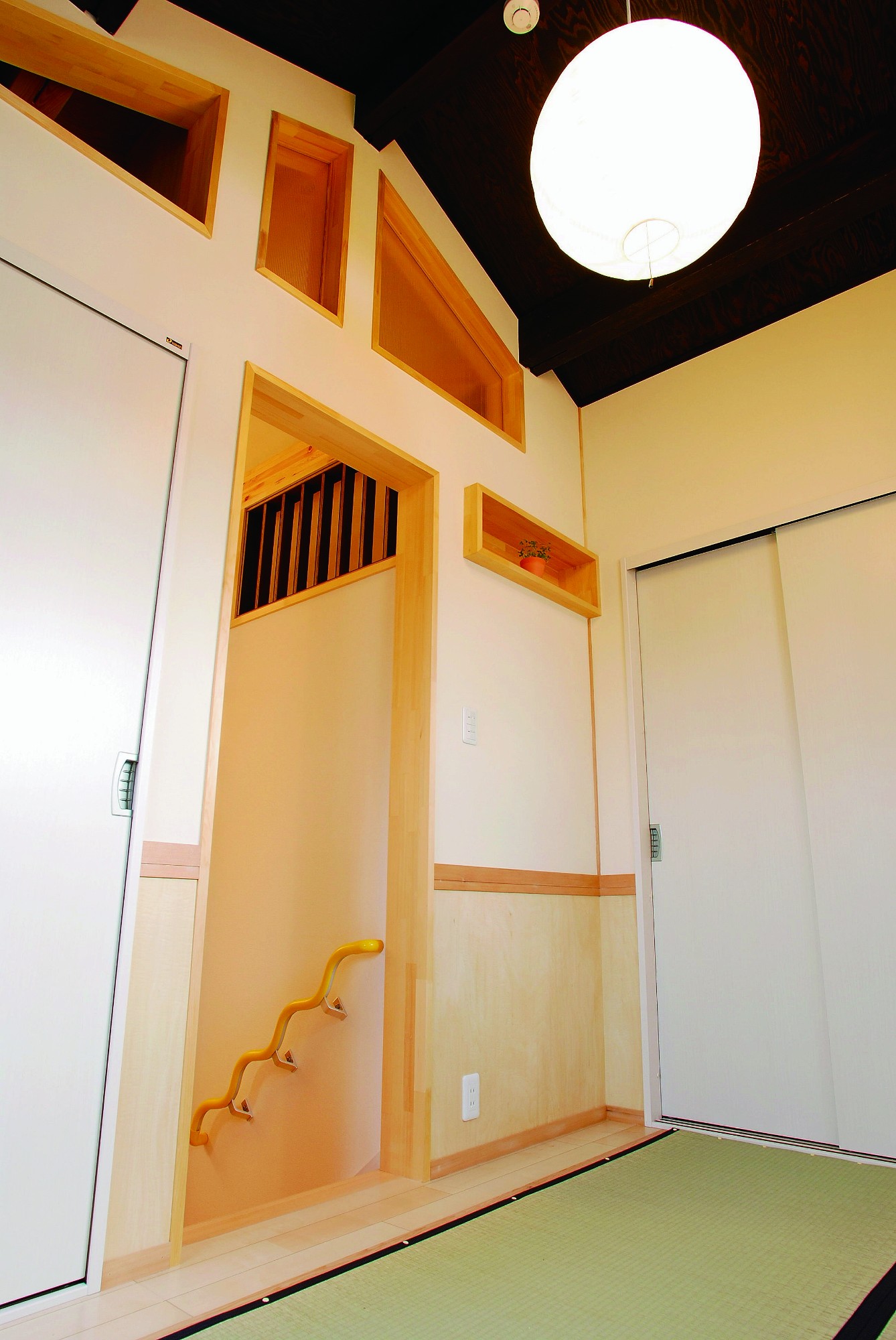 モダン・和風・和モダンな居室の実例写真
