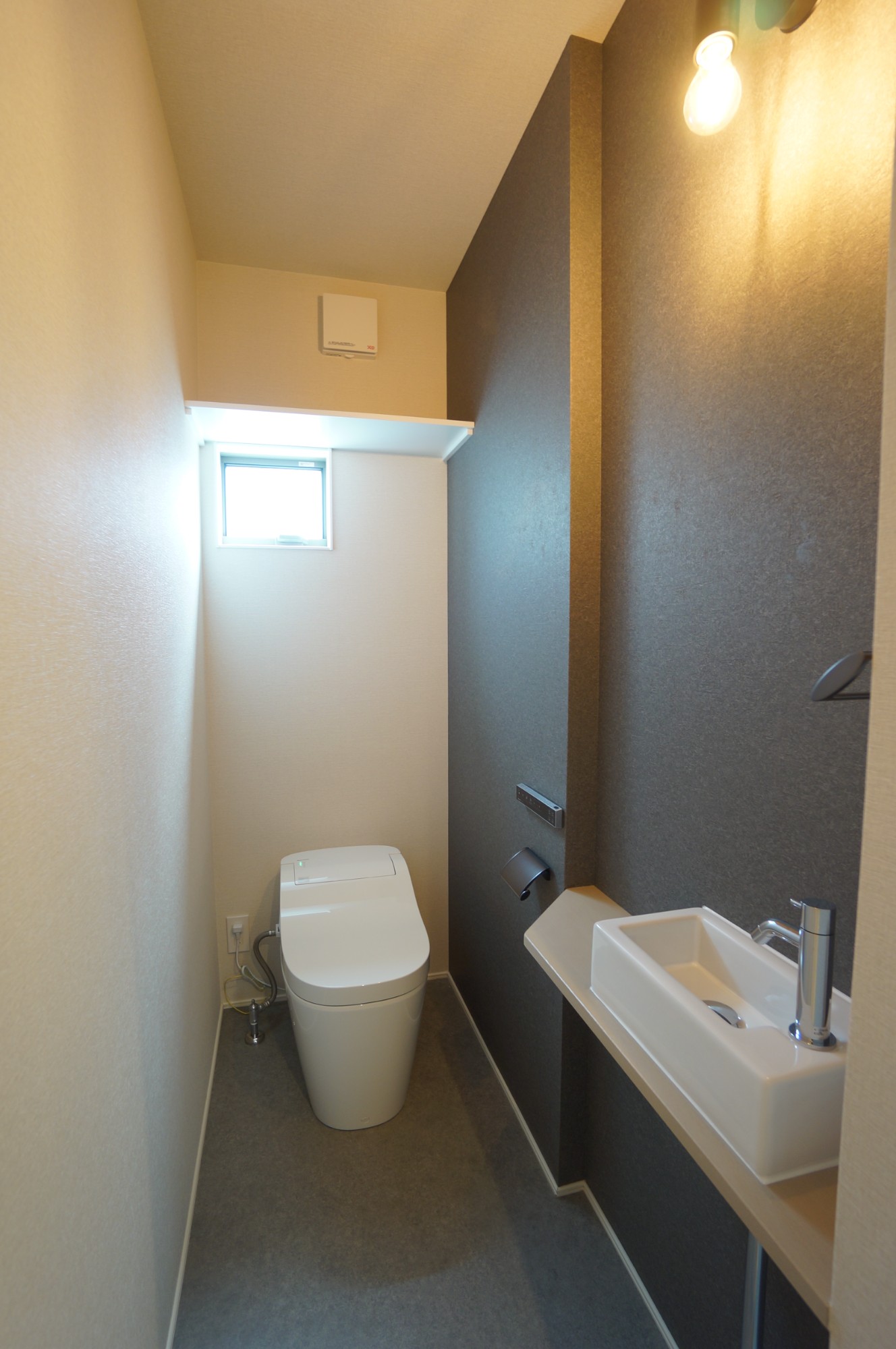 株式会社ノイデザイン建築事務所「work33」のシンプル・ナチュラルなトイレの実例写真