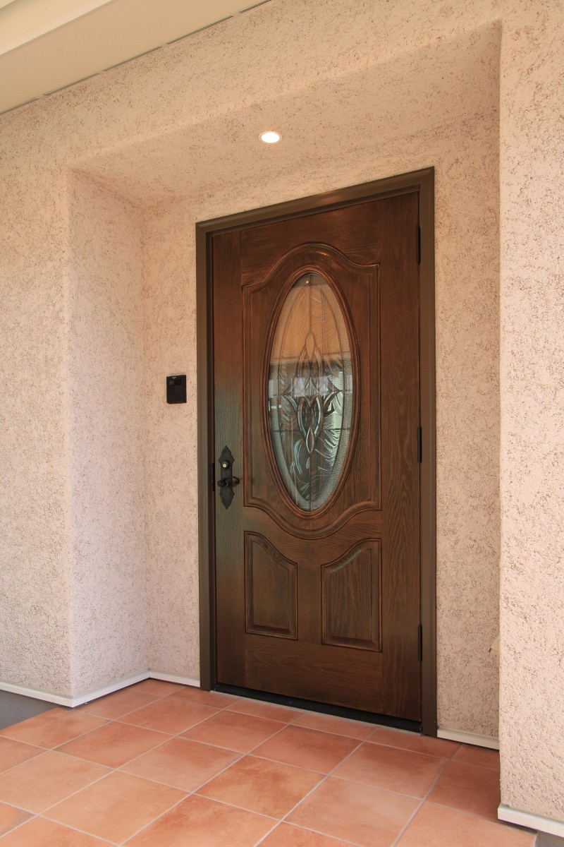 家の顔である玄関ドア、ノブ。性能デザインともにこだわりをこめて