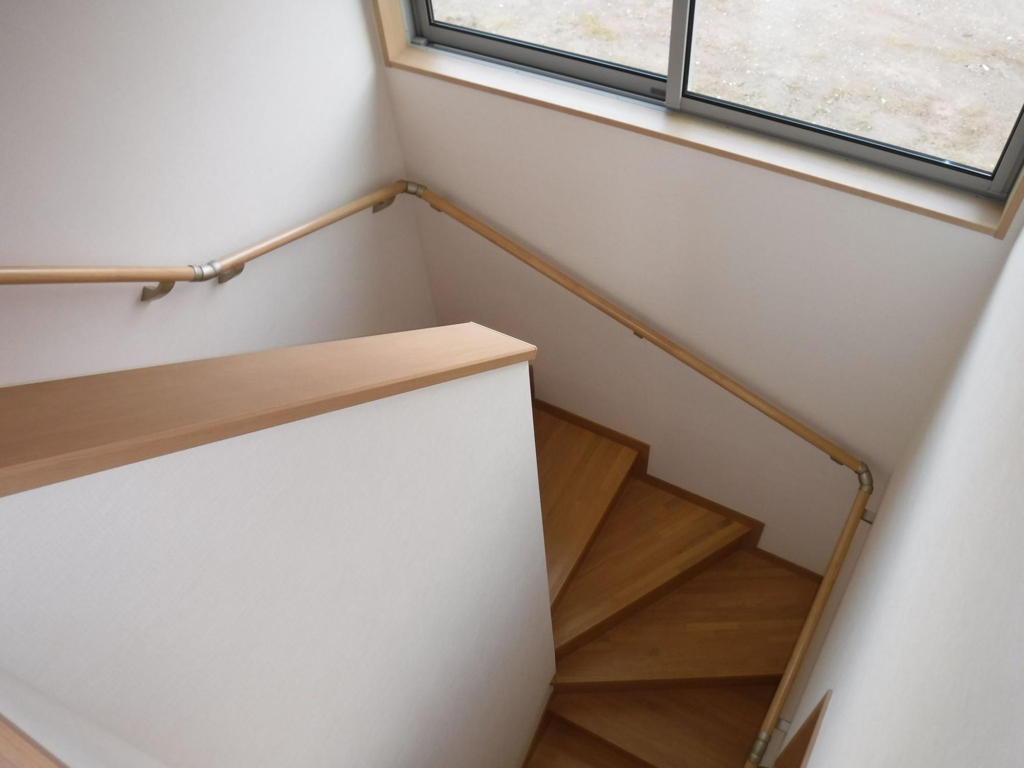 シンプル・ナチュラルな階段の実例写真