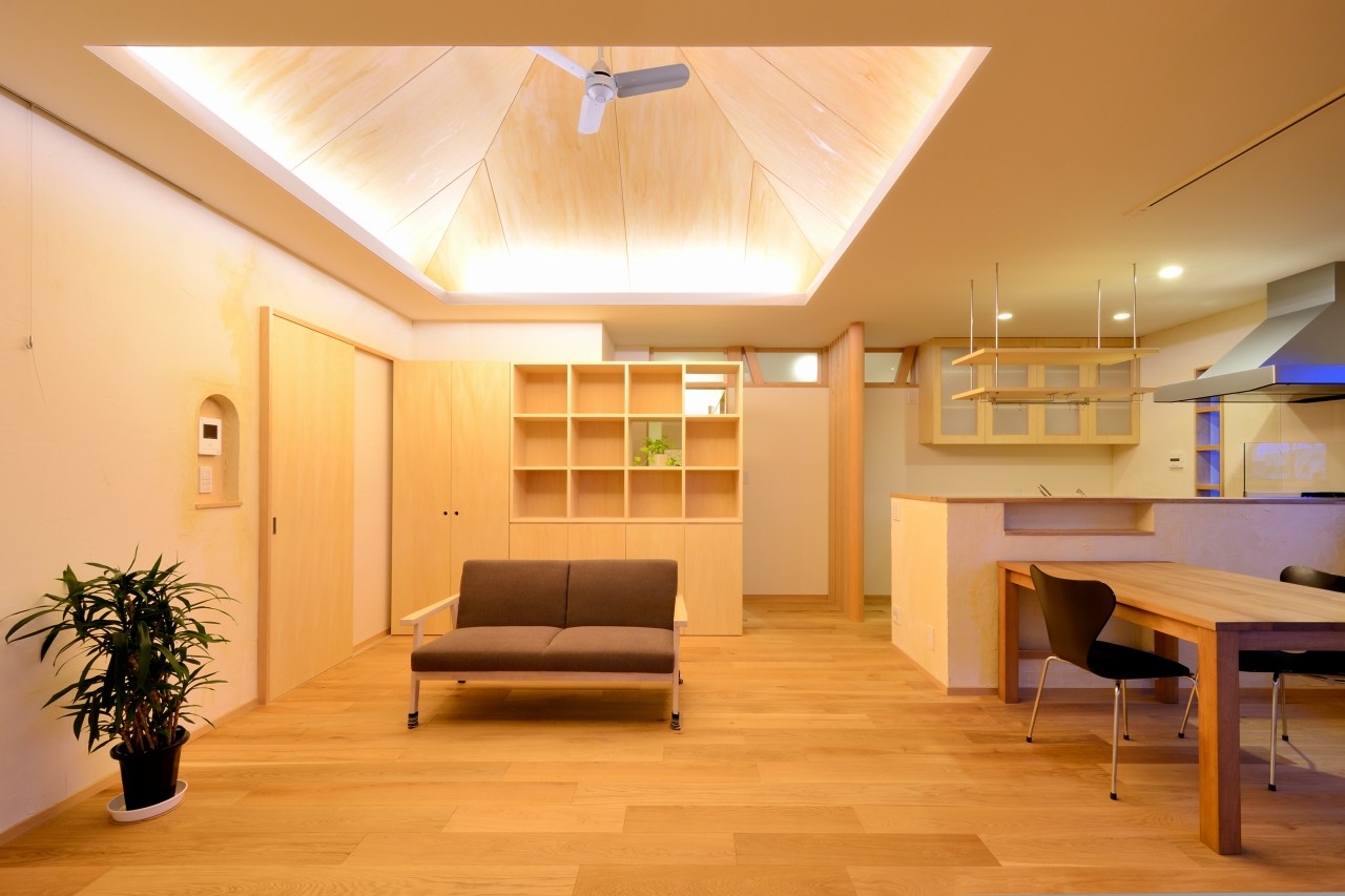  小さな現代住宅の中に息づく,メタモルフォーゼした日本古来からの空間提案