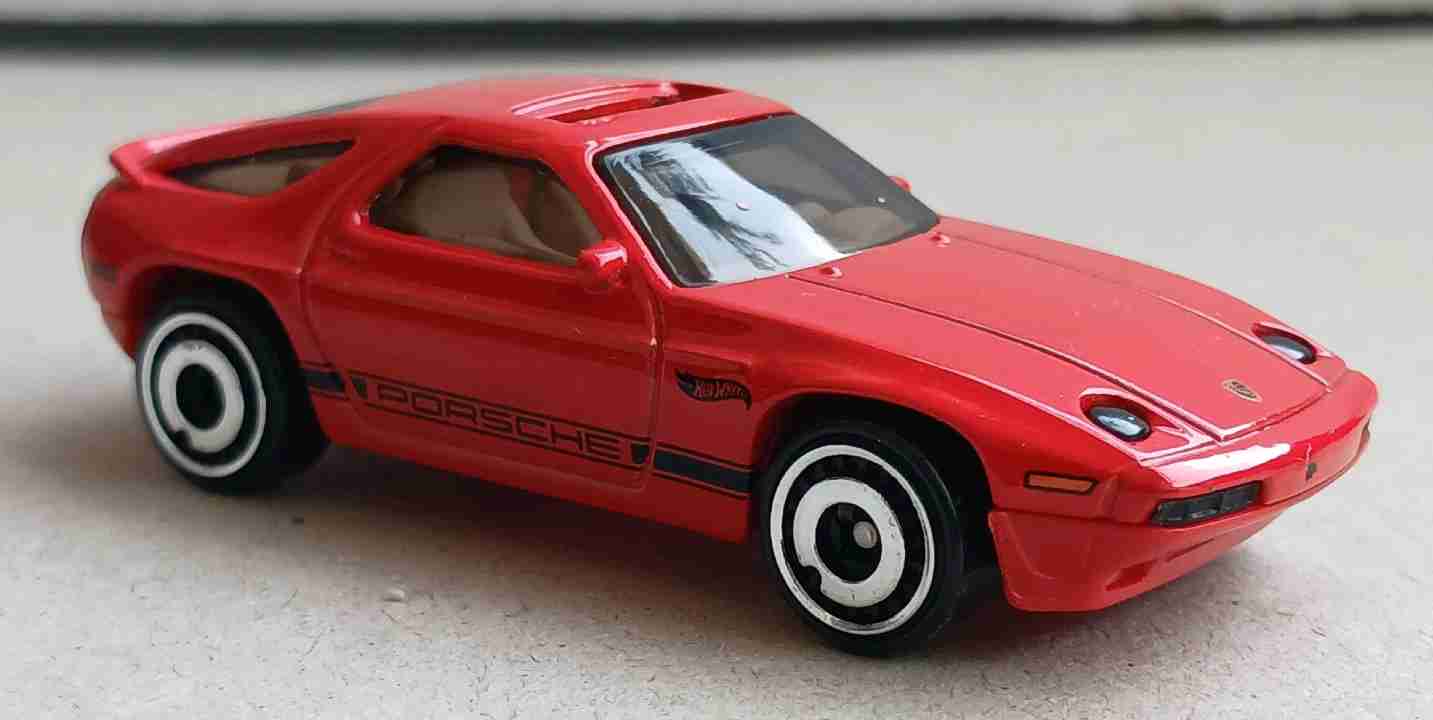 Hot Wheels Porsche 928S
