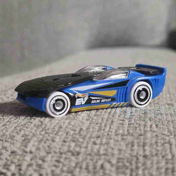 Hot Wheels Solar Reflex