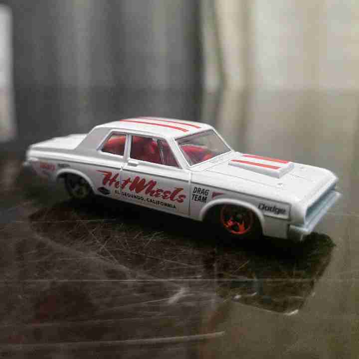Hot Wheels Dodge 330