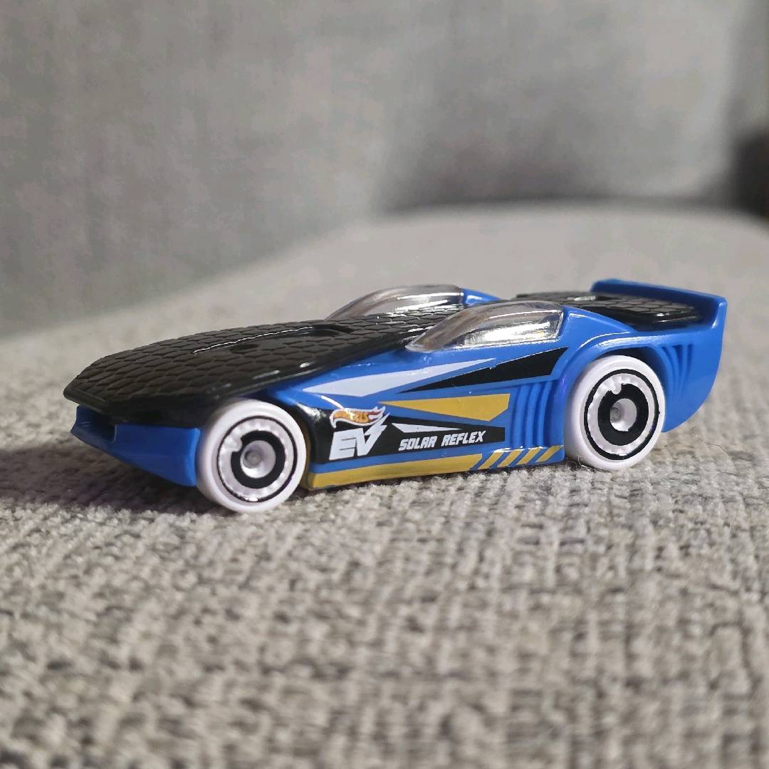 Hot Wheels Solar Reflex