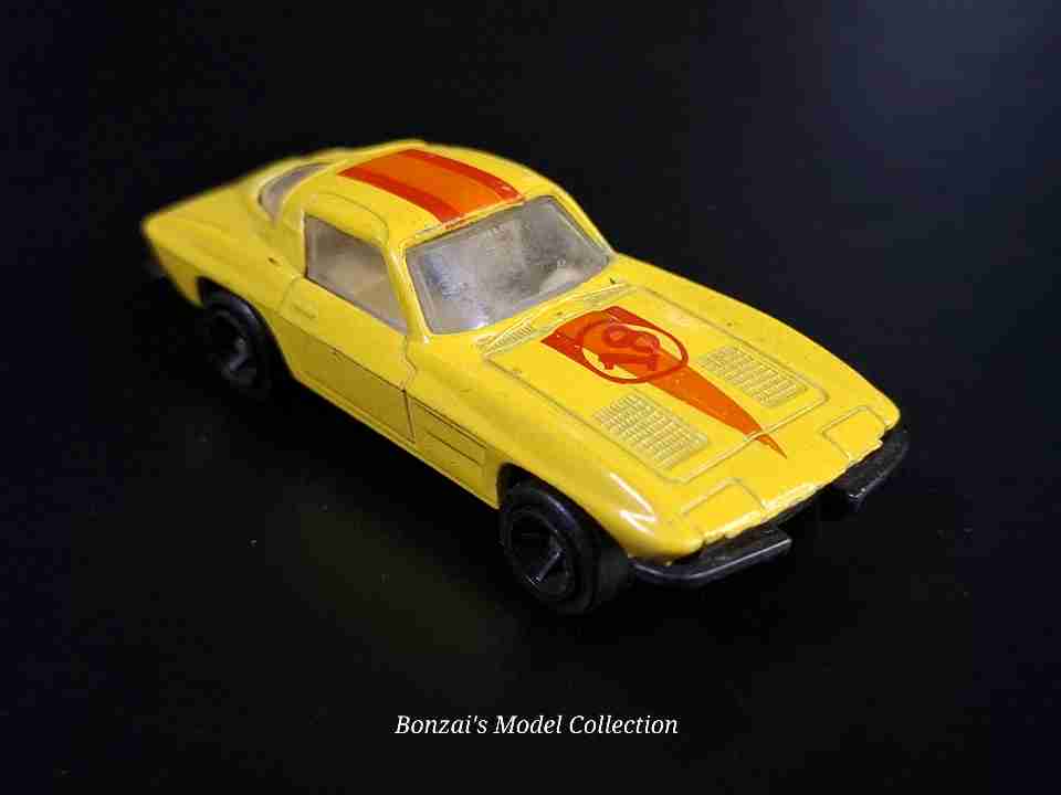 Welly Diecast Chevrolet Corvette Sting Ray Coupe (C2 generation)