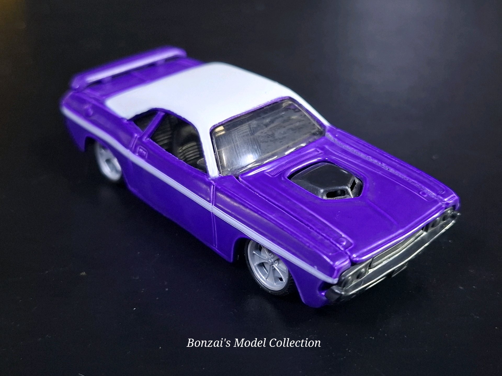 Bburago Dodge Challenger R/T
