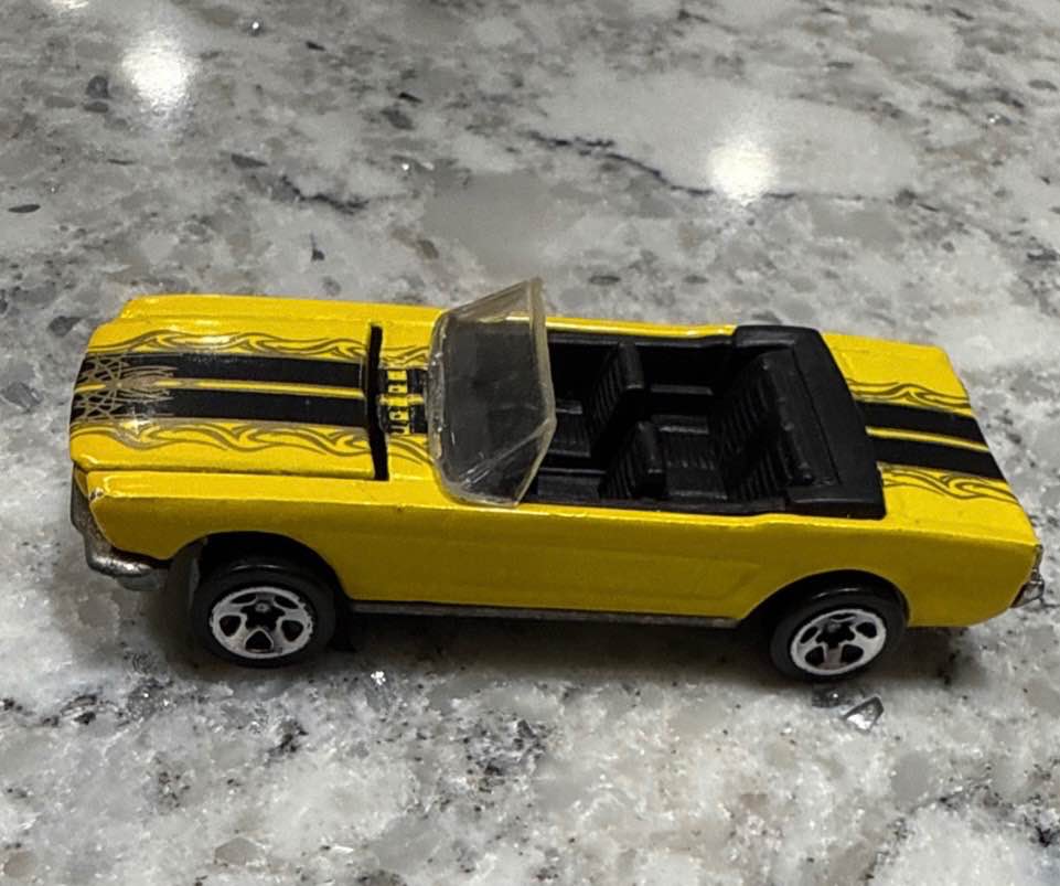 Hot Wheels Ford Mustang Convertible