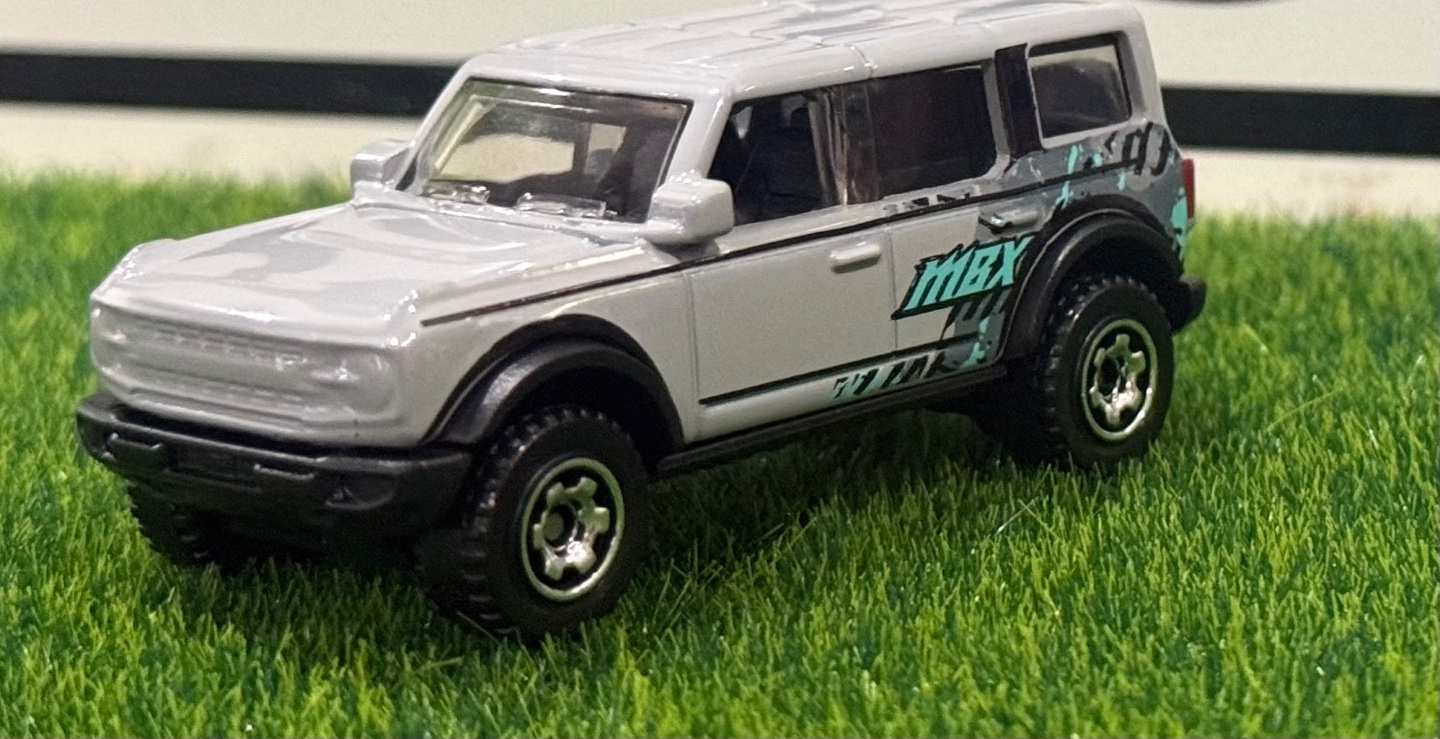 Matchbox Ford Bronco sport