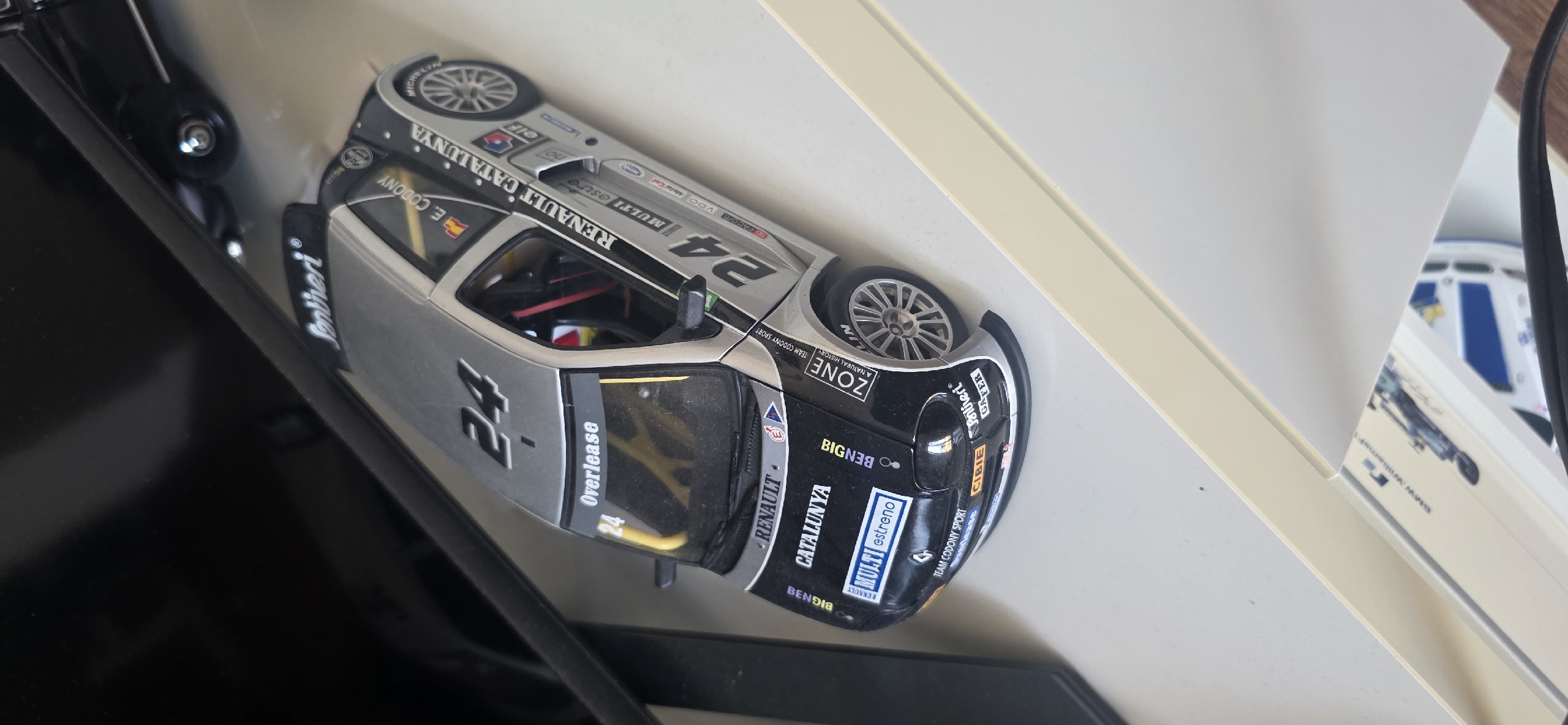 Universal Hobbies Renaultsport Clio V6