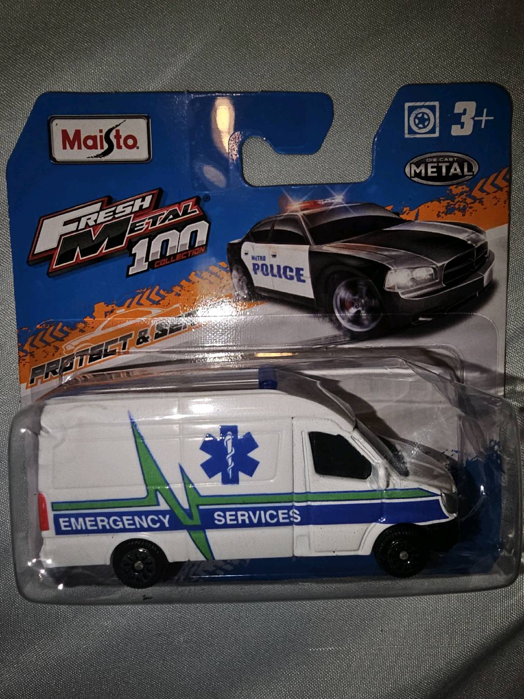 Maisto Emergency Services Van