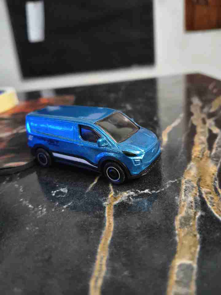 Matchbox Ford E-TRANSIT Custom