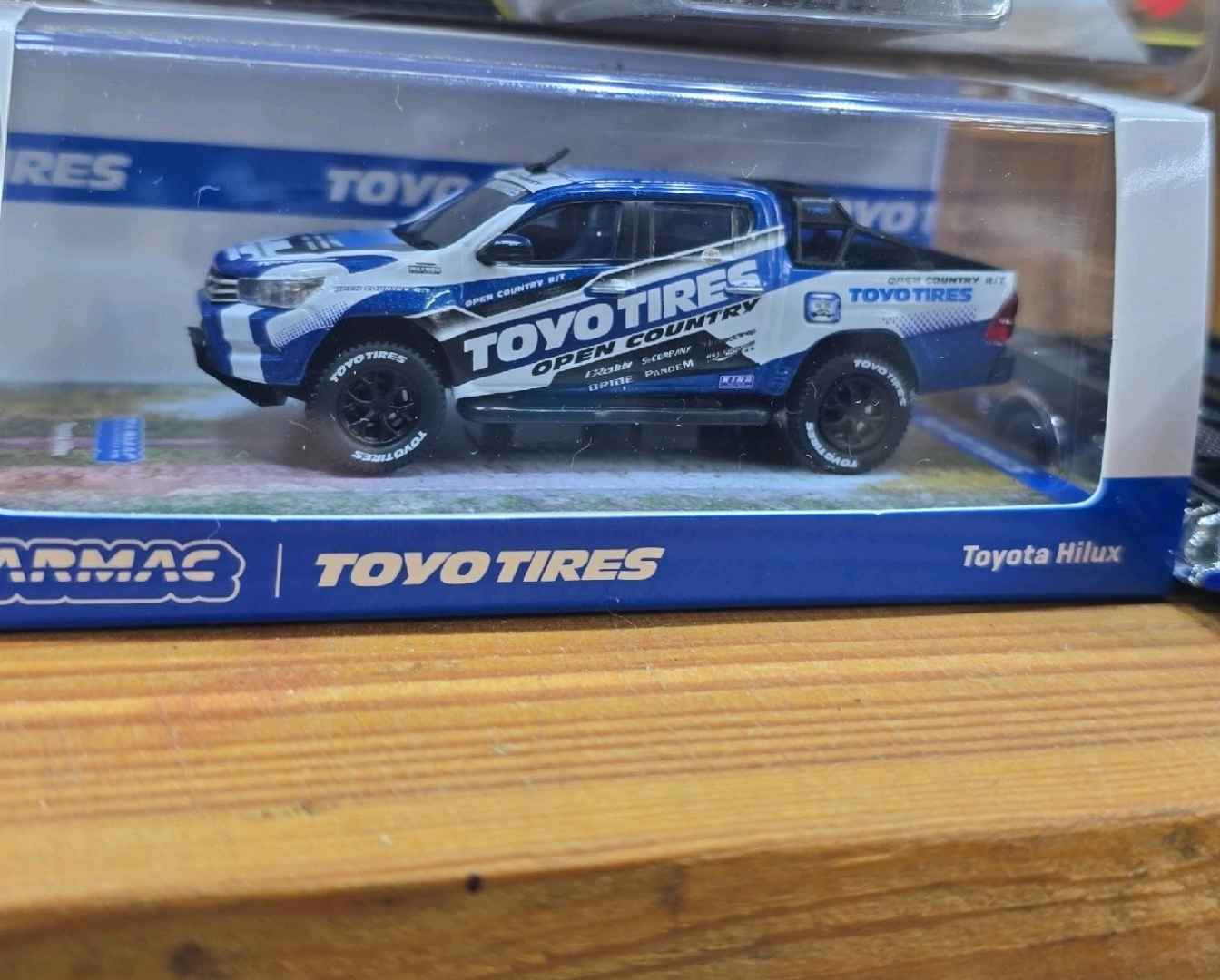 Tarmac Works Model Cars Toyota Hilux