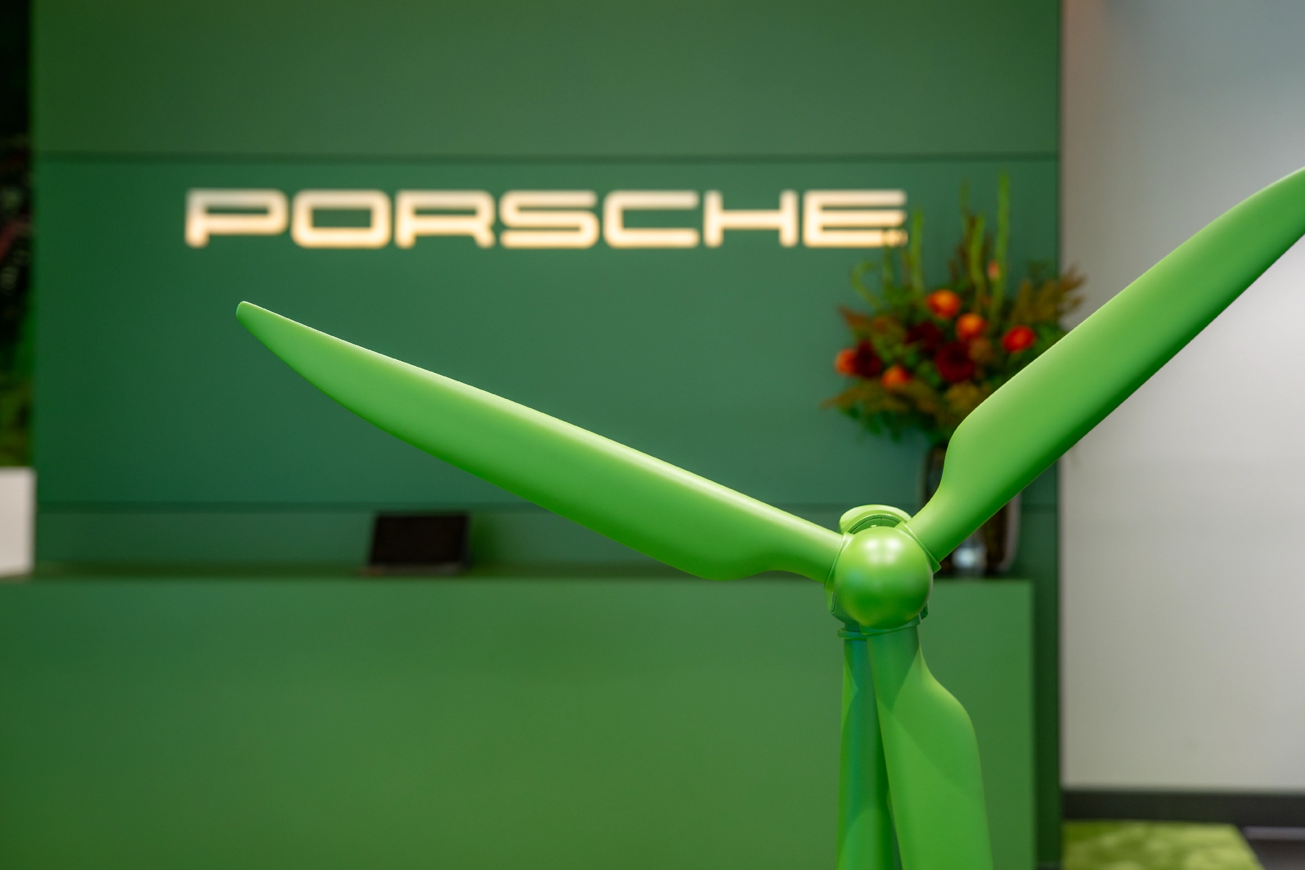 Our M.A.D modellers were approached by world-famous car manufacturer, Porsche to produce a key component of the sustainability exhibit in their refreshed Centre in Piccadilly, London.