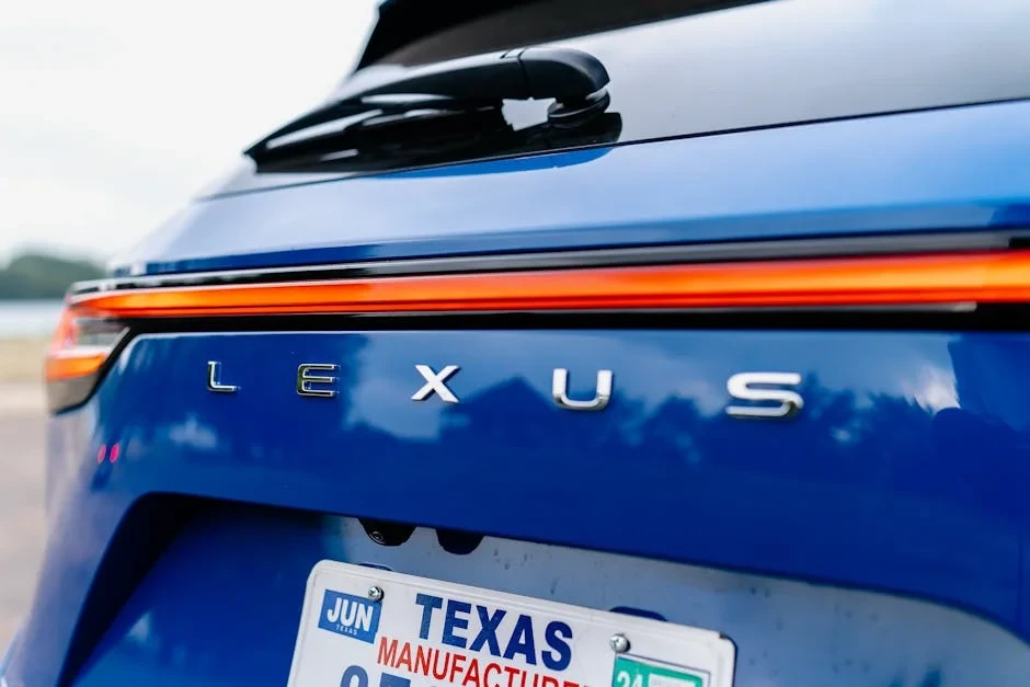 Lexus UX 300h – premium hybrid kompakt