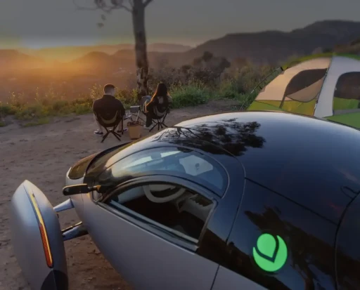 Aptera prezentuje elektryczny pojazd słoneczny na targach CES 2025