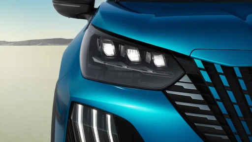 Nowy Peugeot 2008 przechodzi testy. Dwie nowości pod maską