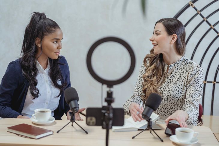 Grabar la entrevista durante la entrevista.