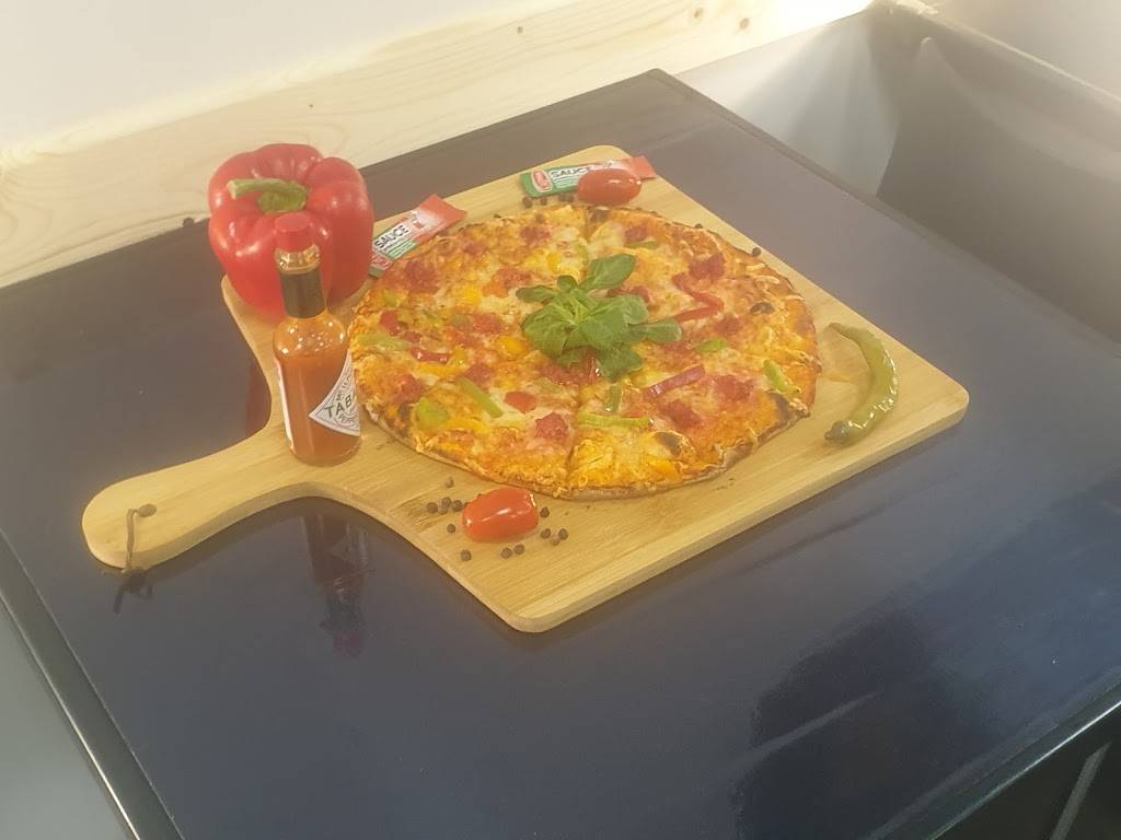 World's Dwich 42 Saint-Étienne - Food Tableware Table Pizza Ingredient