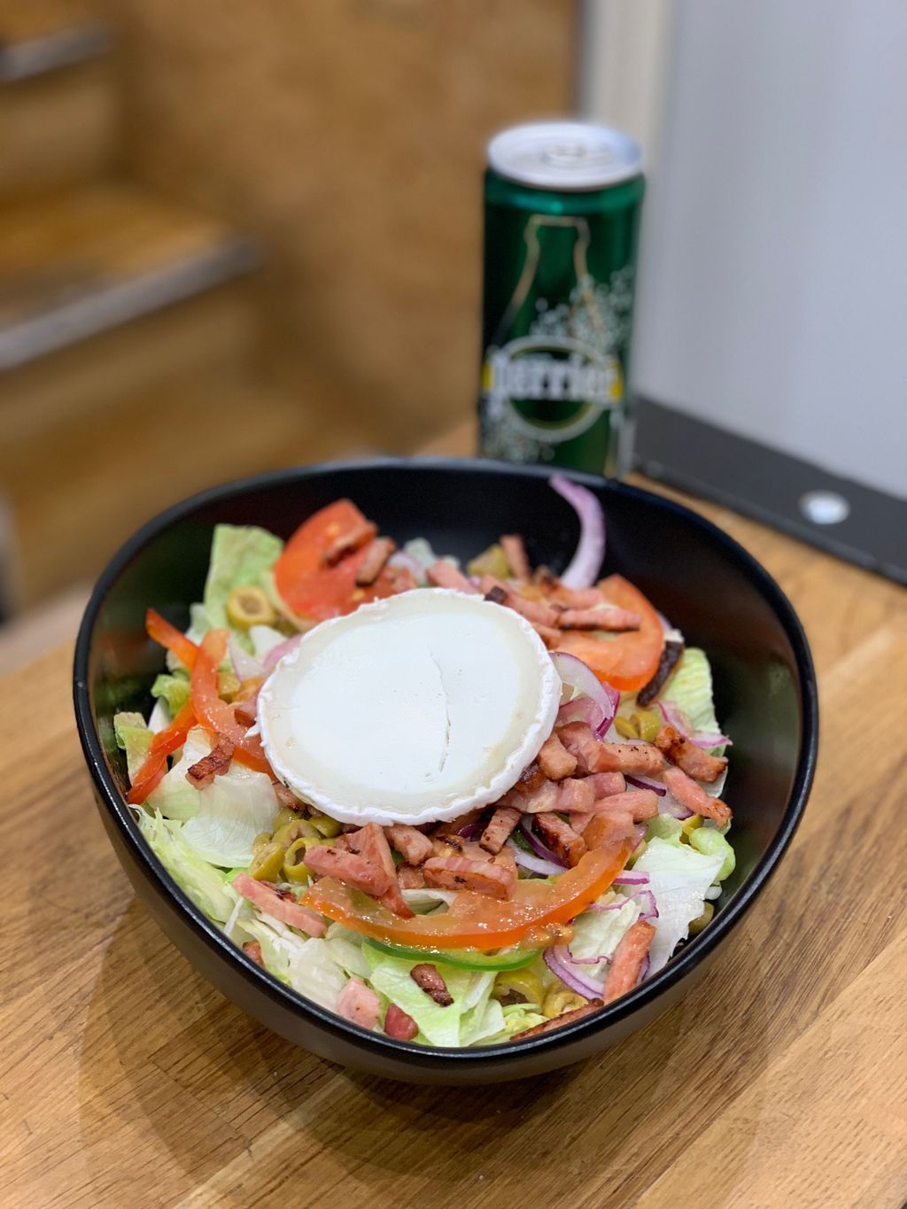 EmberGrill Burger Gourmet Les Lilas - Dish Food Cuisine Ingredient Salad