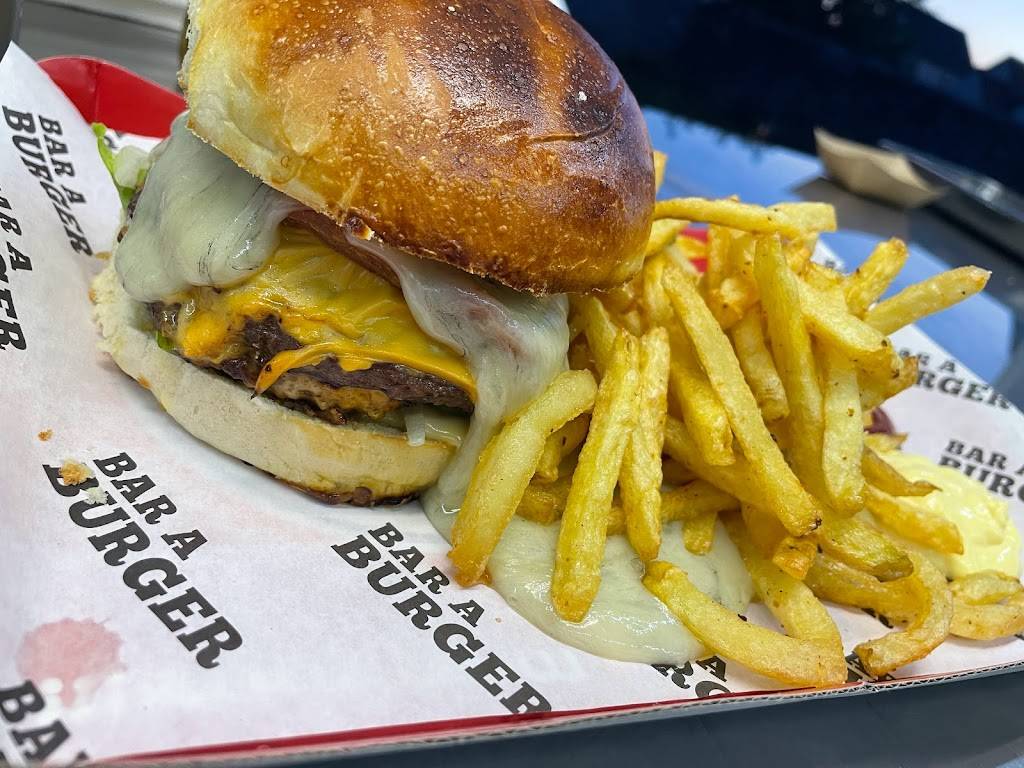 Le Bar à Burger • Restaurant & Food Truck Blois - Food Tableware French fries Fast food Sandwich