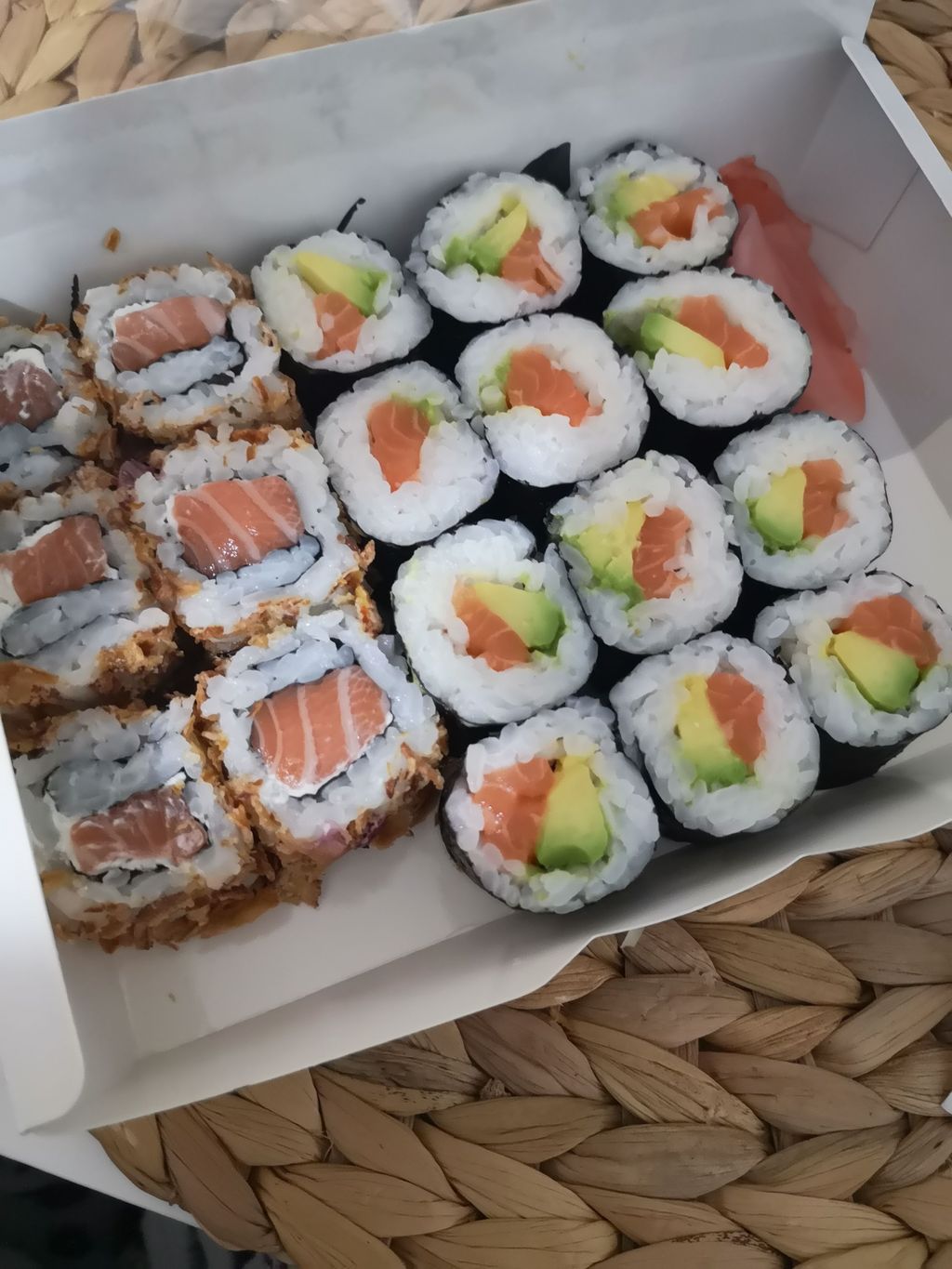 Sushi Story Japonais Athis-Mons - Dish Food Gimbap Cuisine Sushi