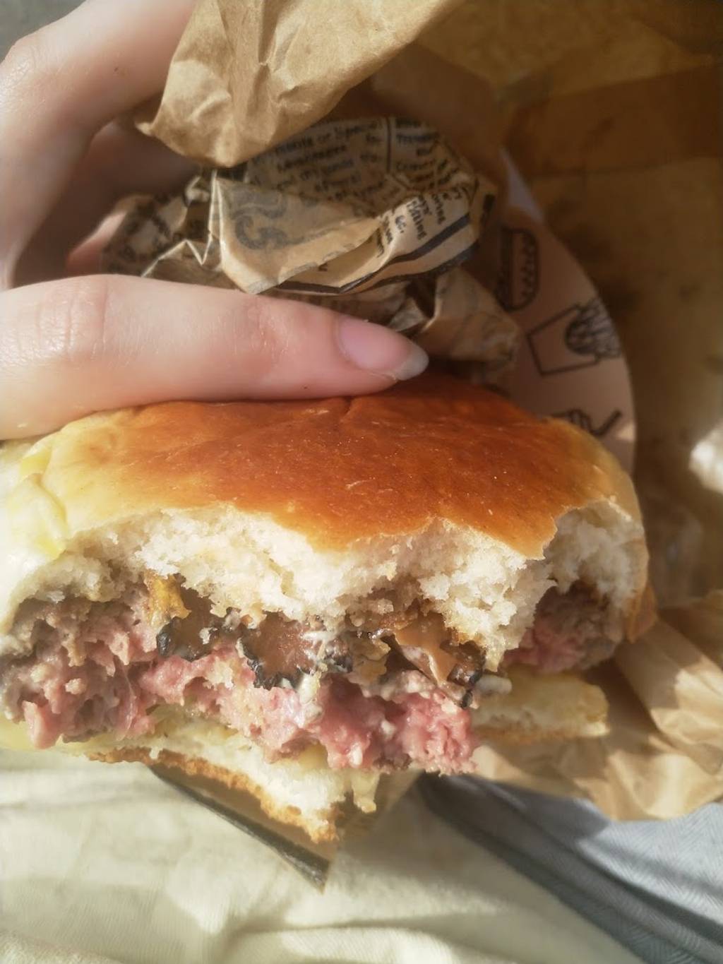 I love Burger ❤️ | Meilleur burger de Paris Paris - Food Ingredient Fast food Sandwich Recipe