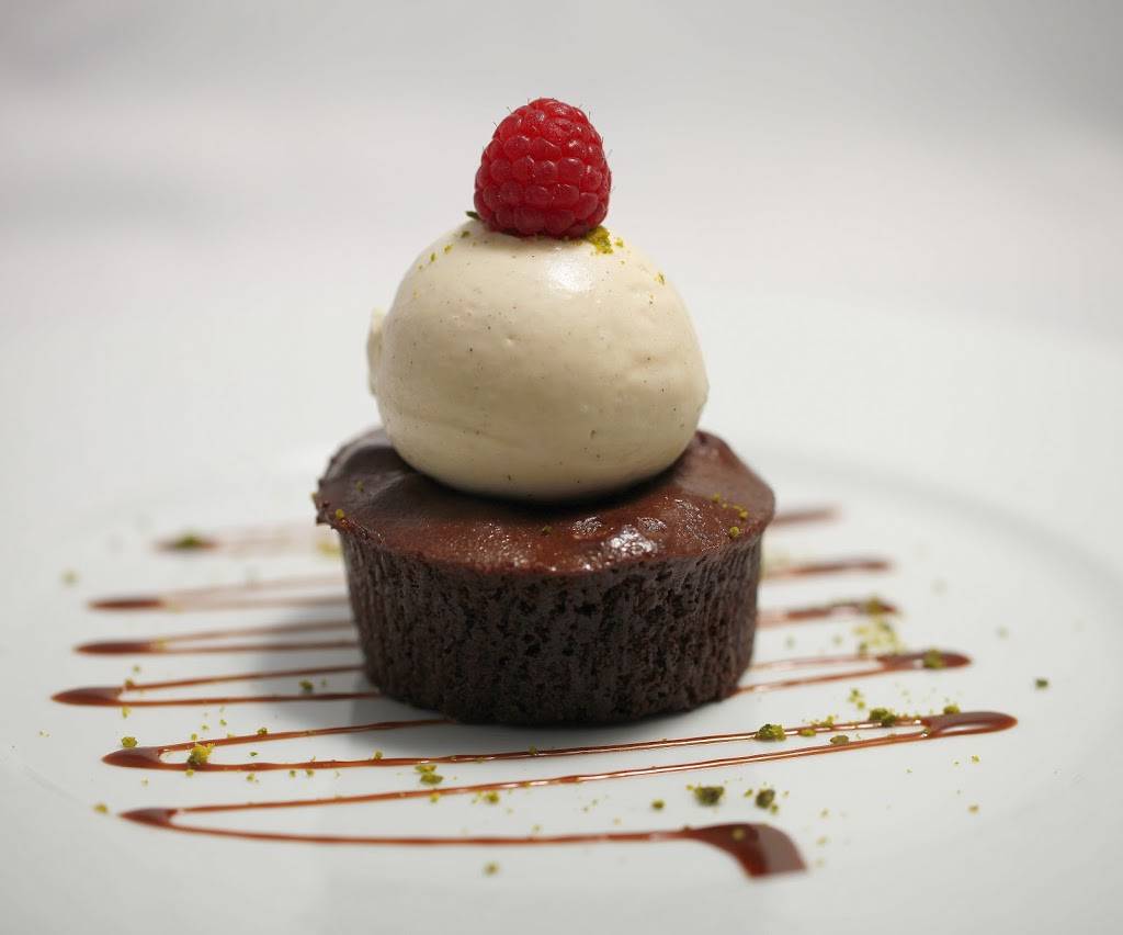 L'Argile | Restaurant Français Français Clichy - Food Dessert Dish Cupcake Flourless chocolate cake